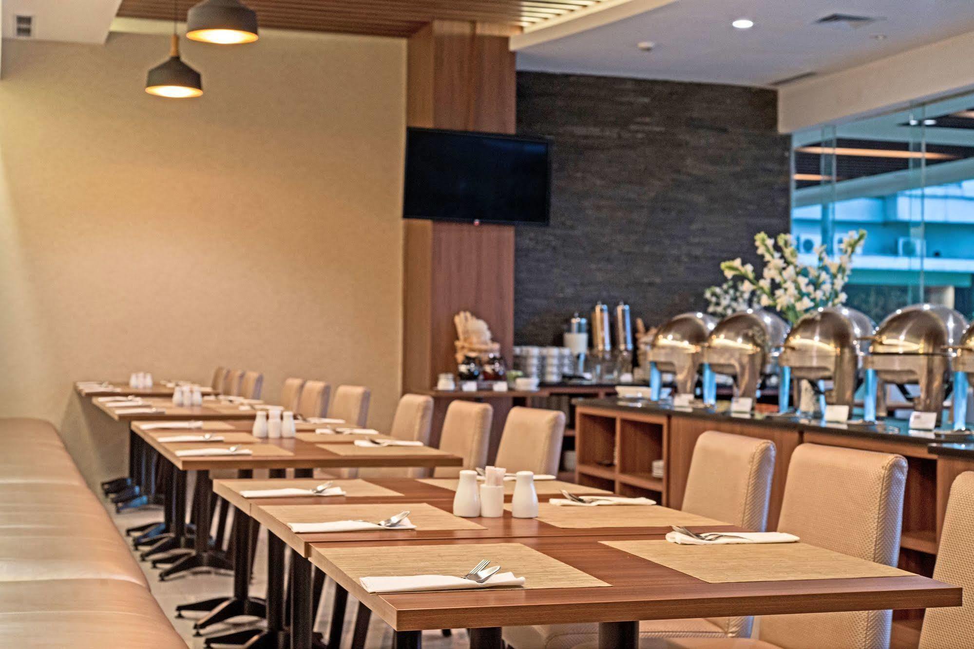 Grand Whiz Poins Simatupang Jakarta Jacarta Exterior foto