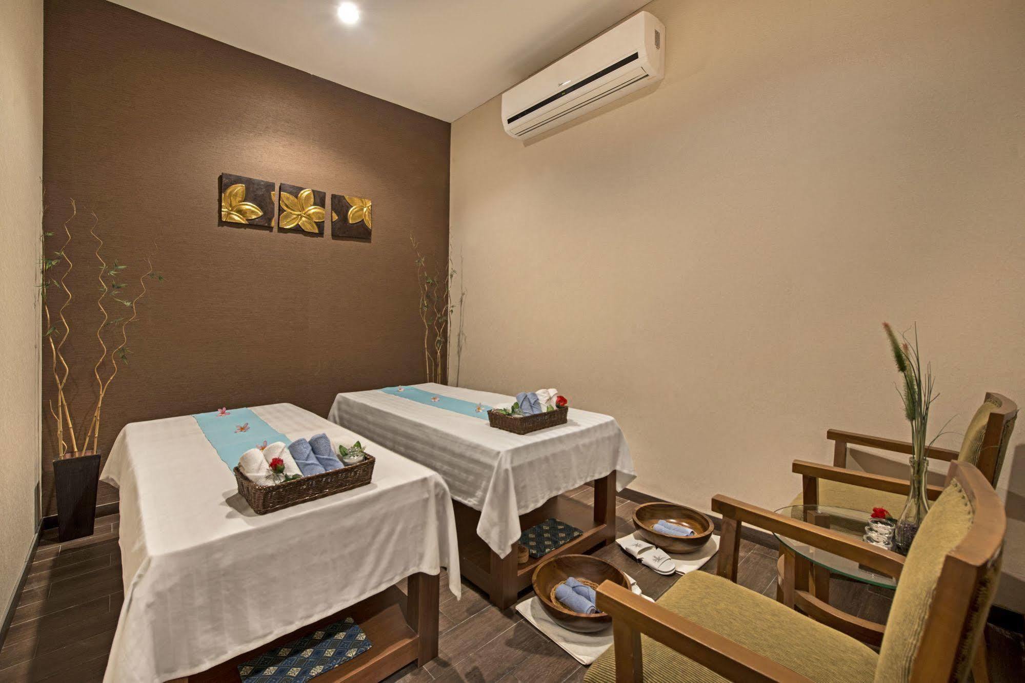 Grand Whiz Poins Simatupang Jakarta Jacarta Exterior foto