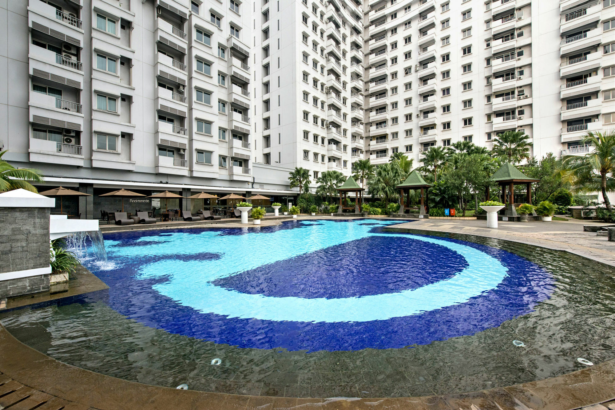 Grand Whiz Poins Simatupang Jakarta Jacarta Exterior foto